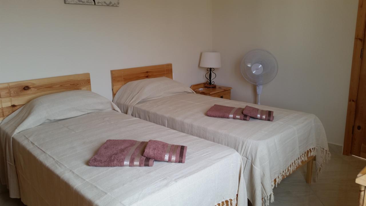 Tal-Marga B&B Qala Εξωτερικό φωτογραφία